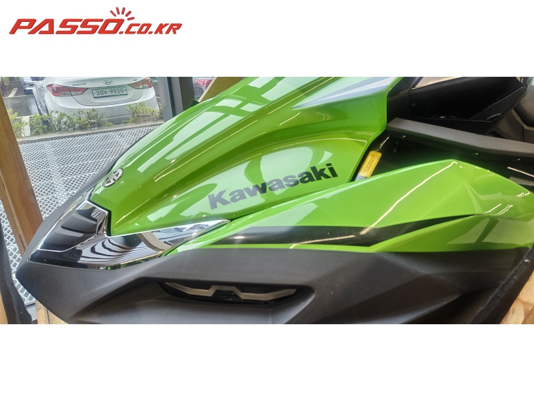 럭셔리 스포츠 제트스키   KAWASAKI JET SKI ‘ULTRA 310 LX-S’ | 가와사키 · 울트라 310 LX · 2025년 · 대전