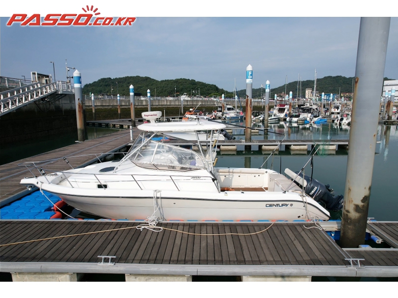 미국의 역사 깊은 프리미엄 보트 빌더 Century Boats의 명작, Century 3200 WA (Walkaround) 모델을 판... | 센츄리 · 300 GRANDE · 2007년 · 경기
